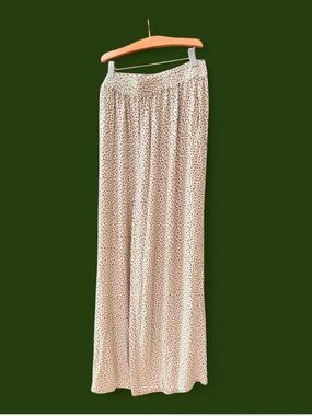 Meadows 2 Tulepo Trouser red Floral against cream